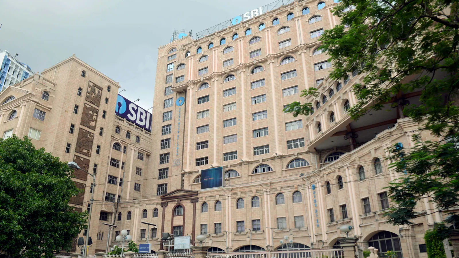SBI will soon launch an IPO for its SBI Funds Management company; Here is what you should know