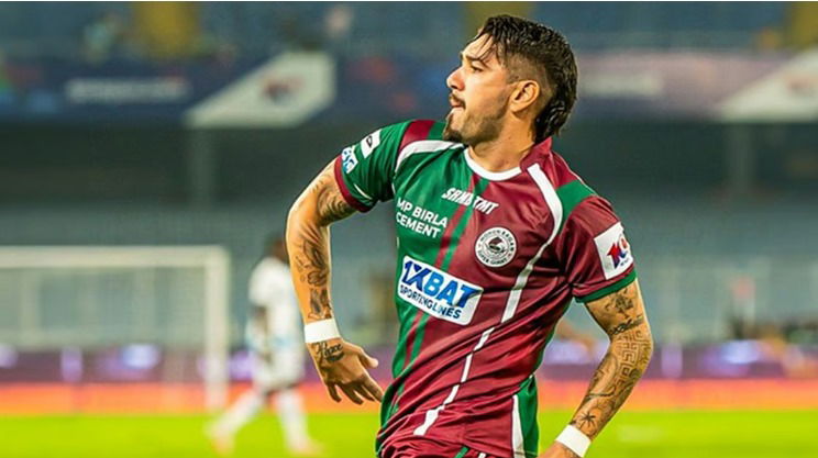 Dimitri Petratos set to play in IFA Shield despite rift rumours with coach Molina