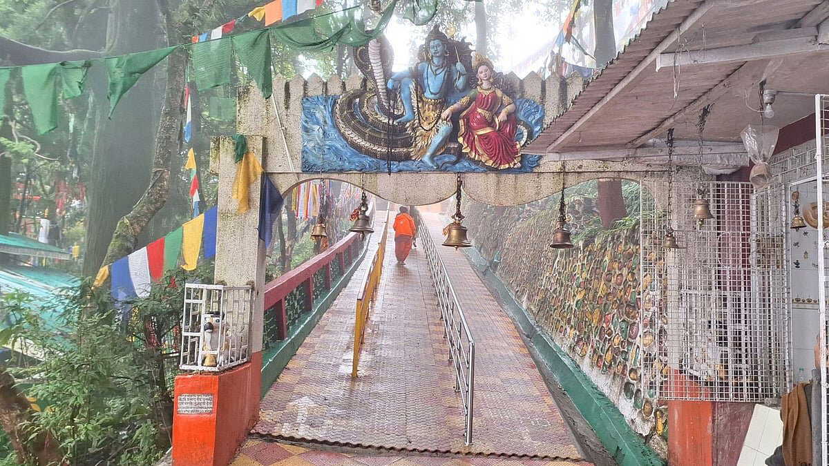 Battery-powered vehicles introduced at Darjeeling’s Mahakal Temple for senior citizens