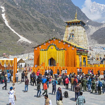 कब से बंद हो रहे हैं बाबा केदार और बद्री विशाल समेत चार धाम मंदिरों के कपाट?