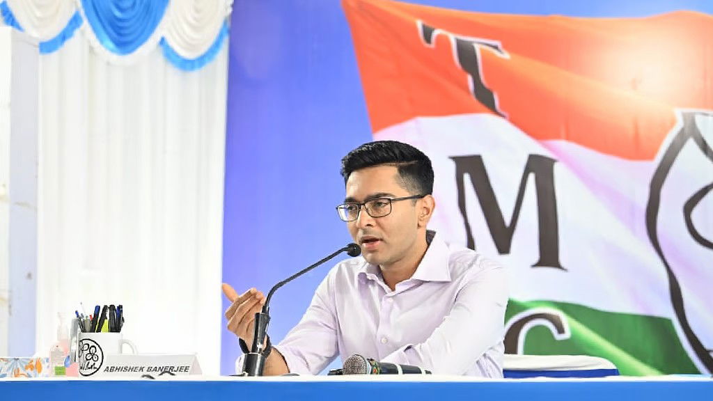 शरणार्थी वाले क्षेत्रों पर विशेष ध्यान, पार्टी की बैठक में अभिषेक ने दिया दिशा निर्देश