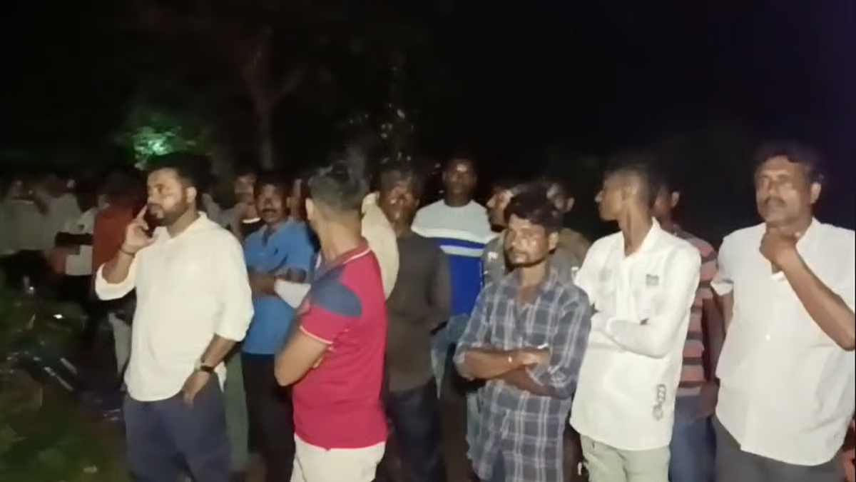 बांकुड़ा में घर के अंदर से फंदे से लटकता दंपति का सड़ा हुआ शव बरामद, जांच शुरू