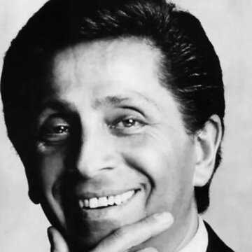 प्रसिद्ध इतालवी फैशन डिज़ाइनर वैलेंटिनो गरावानी का 93 वर्ष की आयु में निधन