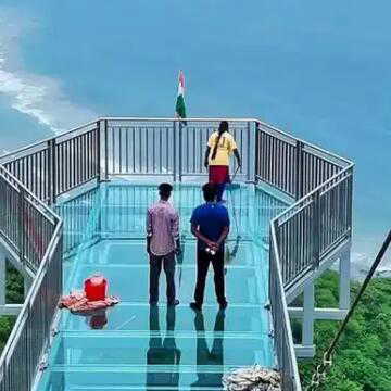 देश का सबसे लंबा Glass Skywalk बनकर वैजाग में हुआ तैयार, जानिए क्या है इसकी विशेषताएं?