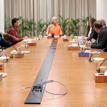 भारत के परमाणु ऊर्जा क्षेत्र में बड़ा सुधार, निर्मला सीतारमण ने अमेरिकी प्रतिनिधिमंडल से की मुलाकात