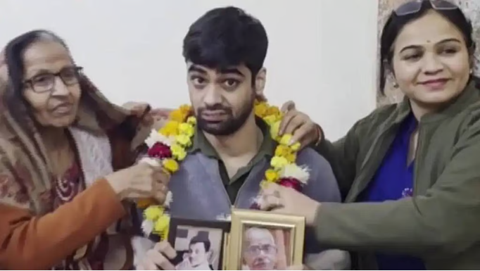 UPSC की परीक्षा में दिव्यांग मानवेंद्र सिंह ने गाड़े झंडे, सेरीब्रल पल्सी भी नहीं बन पायी रास्ते की बाधा