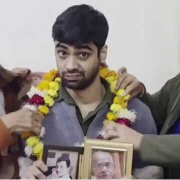 UPSC की परीक्षा में दिव्यांग मानवेंद्र सिंह ने गाड़े झंडे, सेरीब्रल पल्सी भी नहीं बन पायी रास्ते की बाधा