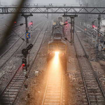 हावड़ा-कोलकाता स्टेशन से कई ट्रेनों का समय परिवर्तित, रूट डायवर्ट