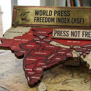 अंतरराष्ट्रीय प्रेस स्वतंत्रता दिवस पर उठा बड़ा सवाल, क्या दुनिया में सचमुच सुरक्षित और स्वतंत्र है पत्रकारिता?