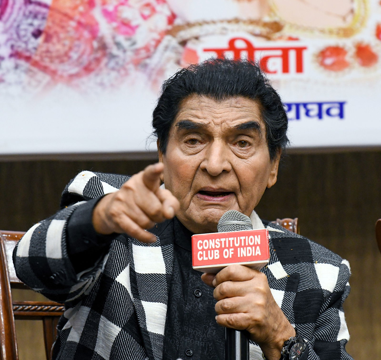 नहीं रहे हास्य अभिनेता असरानी, सुबह दिवाली की शुभकामनाएं दीं, दोपहर 3 बजे दुनिया को अलविदा कह दिया