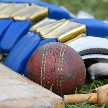 आर्थिक संकट के दौर से गुजर रहा है उच्च दर्जे का एक दिव्यांग क्रिकेटर, मां कैंसर मरीज, पिता सिक्यूरिटी गार्ड