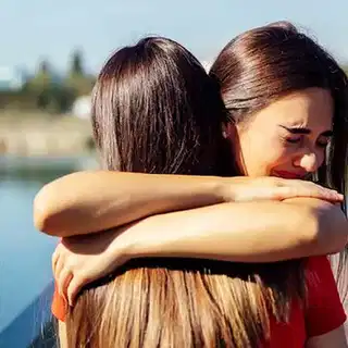 क्यों जीवन में महत्वपूर्ण बनती जा रही हैं Chosen Sister? खून का रिश्ता नहीं लेकिन खून के रिश्ते से कम भी नहीं