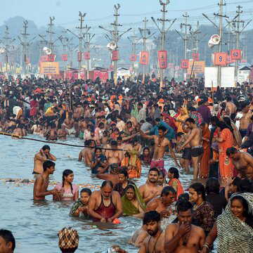 माघ मेले में आस्था का सैलाब, संगम में 85 लाख से ज्यादा श्रद्धालुओं ने लगाई डुबकी