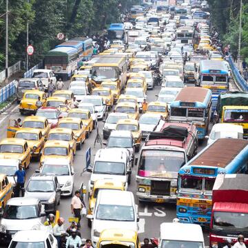 सड़क जाम और पैदल चलने वाले लोगों की भीड़ को नियंत्रित करने के लिए KMDA का नया प्लान, बनाएगी फुटब्रिज और सबवे