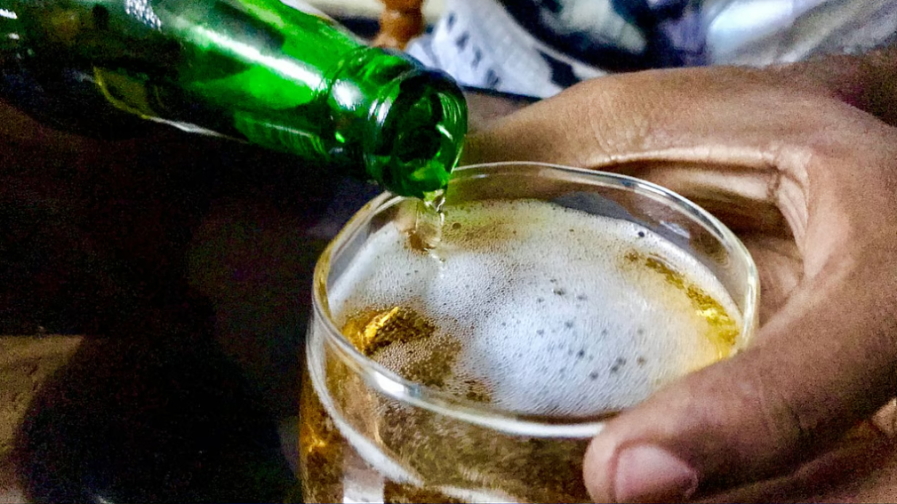 दिवाली की रात पूर्व मेदिनीपुर जिले में रिकॉर्ड मात्रा में छलके जाम- देसी, विदेशी या बियर, किसने जीती रेस?