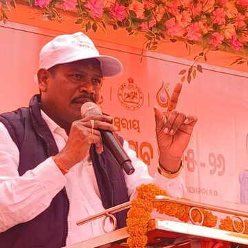 ओडिशा के विधायक मंगू खिला और 36 यात्री मौत के मुंह से लौटे, बस जलकर खाक