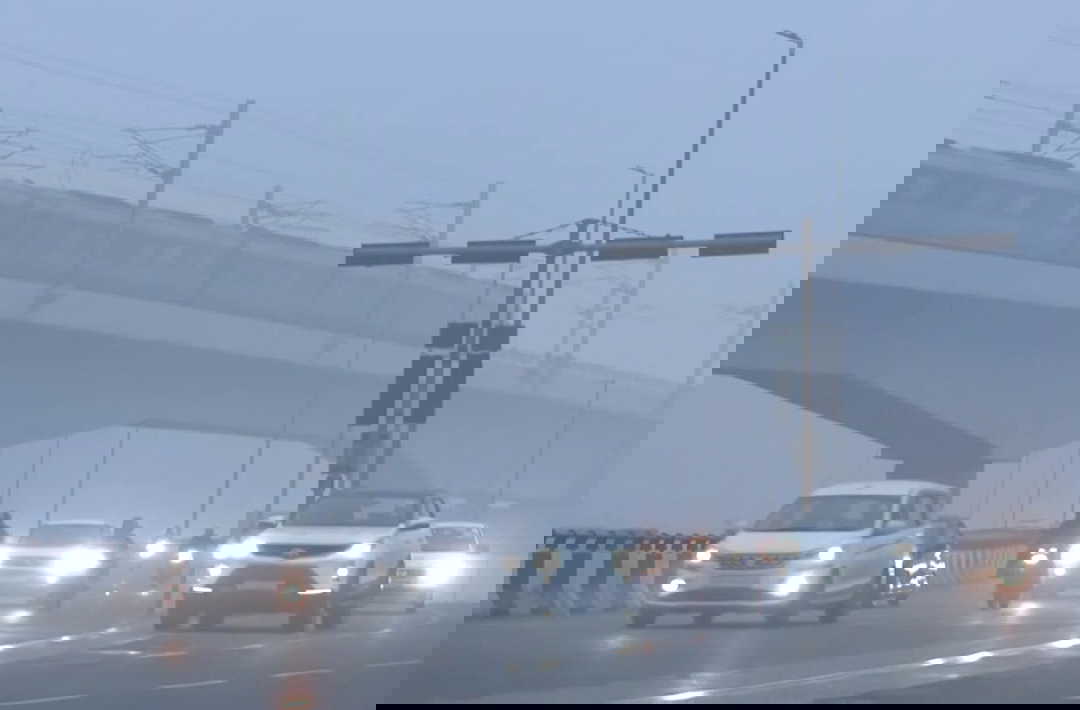 कम होने के बावजूद अभी भी 'खराब' ही है कोलकाता की हवा, कहां कितना हुआ AQI?