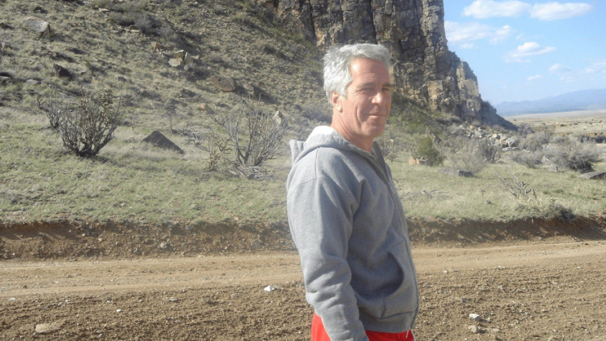 एप्स्टीन फ़ाइलें: अमेरिकी न्याय विभाग ने 30,000 दस्तावेज़ सार्वजनिक किये, ट्रंप पर आरोपों की सफाई दी