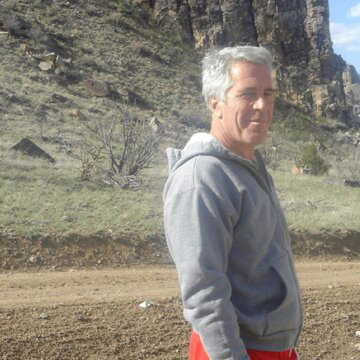 एप्स्टीन फ़ाइलें: अमेरिकी न्याय विभाग ने 30,000 दस्तावेज़ सार्वजनिक किये, ट्रंप पर आरोपों की सफाई दी