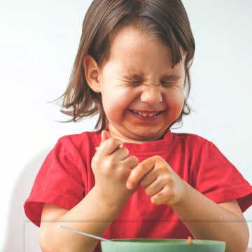 क्या आपका बच्चा खाने में करता है आनाकानी? ऐसे डालें अच्छी आदत