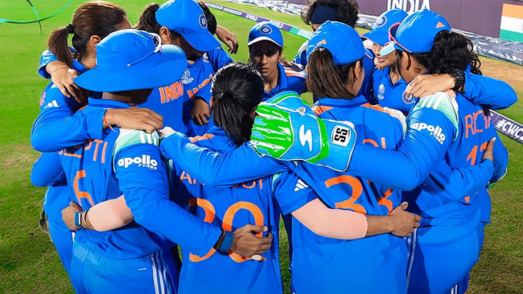 इंग्लैंड के खिलाफ अहम मुकाबले से पहले हरमनप्रीत टीम को बड़ा झटका, मैच फीस का 3 फीसदी जुर्माना