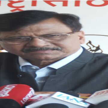 बीजेपी की नीतियों से मराठी मानुष खतरे में: संजय राउत ने फडणवीस पर किया पलटवार