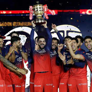 आईपीएल से पहले मुश्किल में RCB, BCCI ने तय की अंतिम समयसीमा