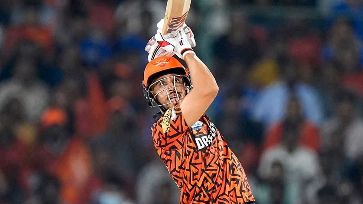 आईपीएल की नीलामी में नहीं बिकने के बाद भी किसी मैच में आउट नहीं हो रहा ये बल्लेबाज