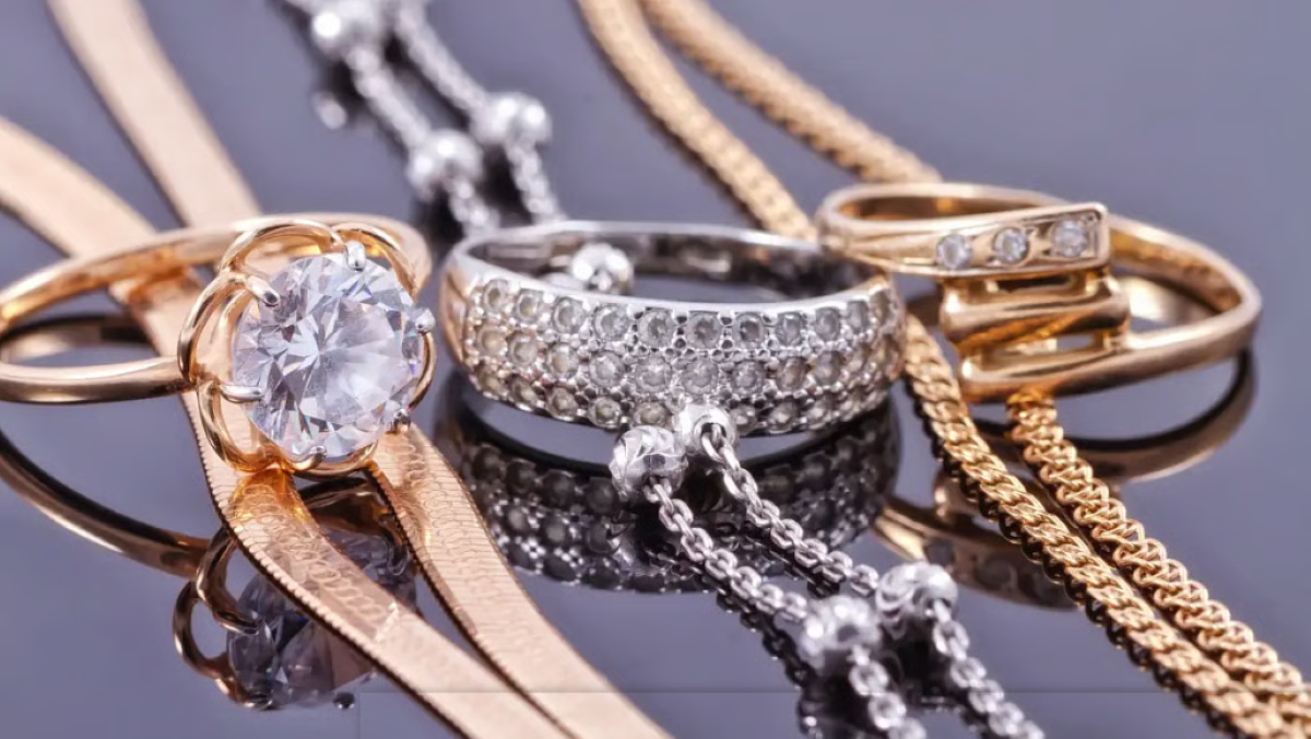 साढ़े तीन हजार रुपये बढ़ी चांदी, कोलकाता के बाजार में सोने की कीमत कितनी बढ़ी?