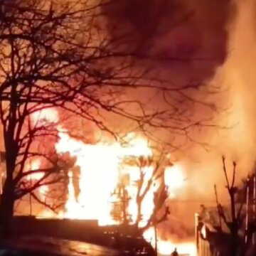 पहलगाम में भीषण अग्निकांड, तीन होटलों का एक हिस्सा जलकर राख