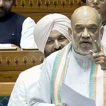 ‘नक्सल-मुक्त भारत’ पर सियासी घमासान, सरकार के दावे पर विपक्ष ने उठाए सवाल