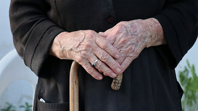 बेटे-बहू ने 93 वर्षीया को भेजा वृद्धाश्रम! वृद्धा ने BLO से लगायी हक वापस दिलाने की गुहार