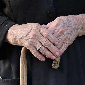 बेटे-बहू ने 93 वर्षीया को भेजा वृद्धाश्रम! वृद्धा ने BLO से लगायी हक वापस दिलाने की गुहार