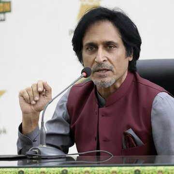 रवि शास्त्री की नकल करने में ट्रोल हुए रमीज राजा, बांग्लादेश में पाकिस्तान बना हँसी का पात्र