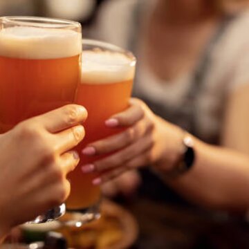 पूजा के पांचों दिन शराब पीने का है प्लान? त्योहारों के मौसम में सेहत कैसे ठीक रखेंगे?