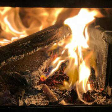 एशिया में ‘डर्टी फ्यूल’ की मांग बढ़ी, होरमुज संकट से ईंधन आपूर्ति पर दबाव