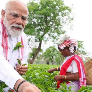 जब उत्तर बंगाल बाढ़ में डूब रहा था तब कोलकाता में मनाया जा रहा था दुर्गापूजा का कार्निवल, PM मोदी का हमला