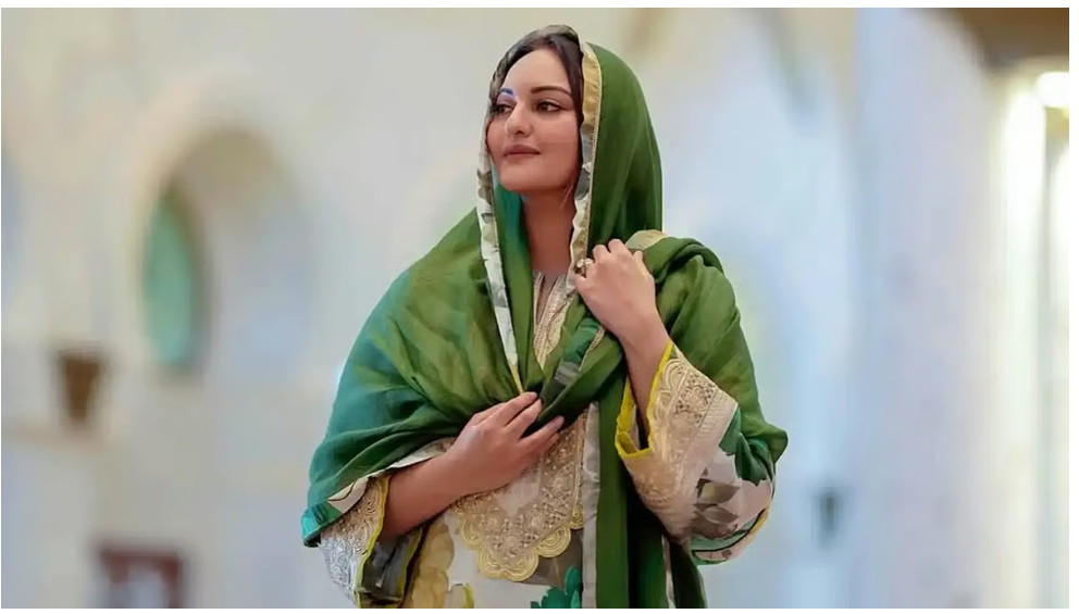 जूते पहनकर मस्जिद के अंदर गई थीं सोनाक्षी? आलोचना के जवाब में अभिनेत्री ने क्या कहा