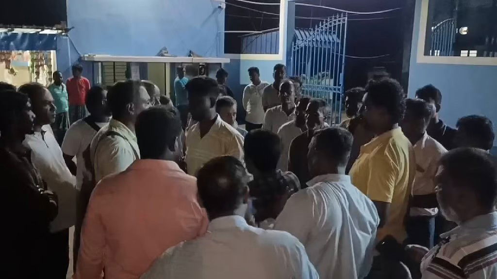 राहत सामग्री संग्रह करने गए सीपीएम नेताओं पर हमला, 10 घायल, तृणमूल पर हमले का आरोप