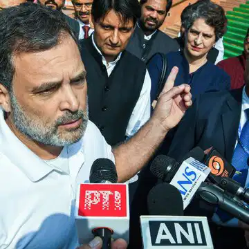 "नरवणे की अप्रकाशित आत्मकथा व एपस्टीन फ़ाइलों के मुद्दे पर बोलने नहीं दे रहे हैं पीएम मोदी क्योंकि वे डरते हैं": राहुल