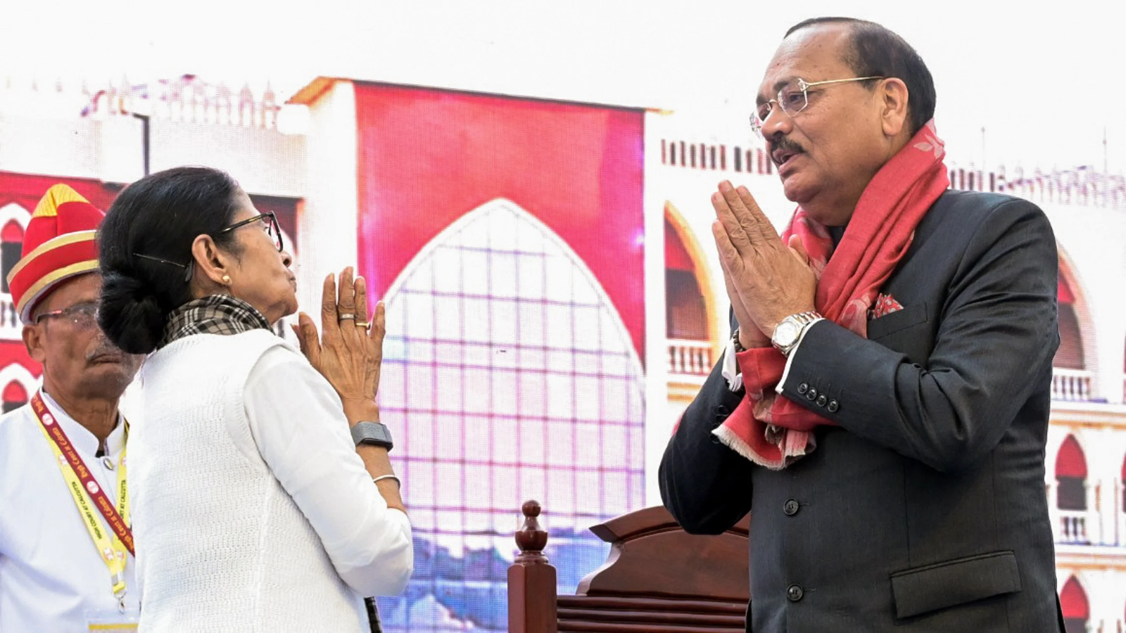 CJI हेलीकॉप्टर से सर्किट बेंच पहुंचे, ममता बनर्जी देरी से हुईं परेशान