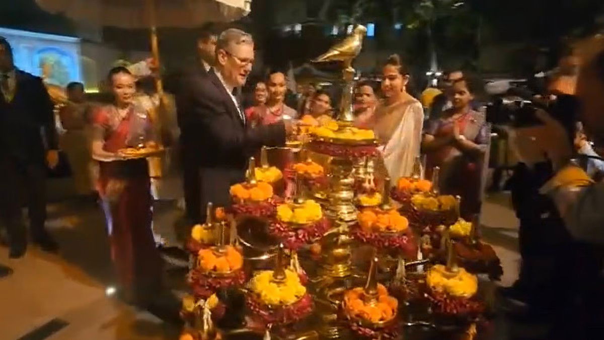 भारत-ब्रिटेन की सांस्कृतिक मित्रता का उत्सव मनाने स्टॉर्मर पहुंचे मुंबई, किया दीप प्रज्वलन