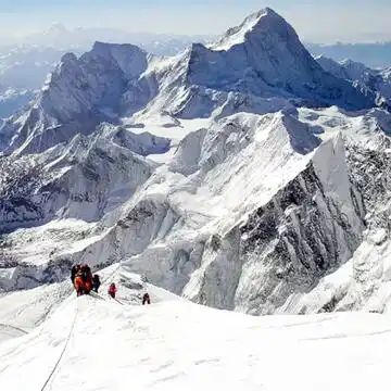 बंगाल के शुभम चटर्जी का बड़ा कारनामा, एवरेस्ट के बाद ल्होत्से शिखर पर चढ़ाई