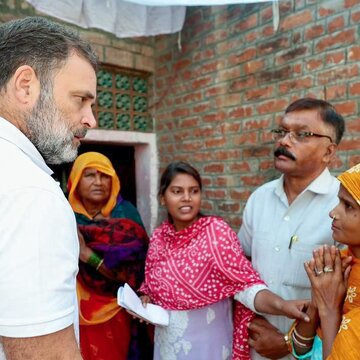 क्या राहुल गांधी की लोकप्रियता का डर? हरिओम वाल्‍मीकि के भाई-बहन को नौकरी दी, कहा-राहुल से मत मिलो