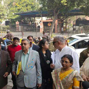 दिल्ली में चुनाव आयोग से मिला तृणमूल का प्रतिनिधिमंडल, दावा - पूछे 5 सवाल पर नहीं मिला एक का भी जवाब