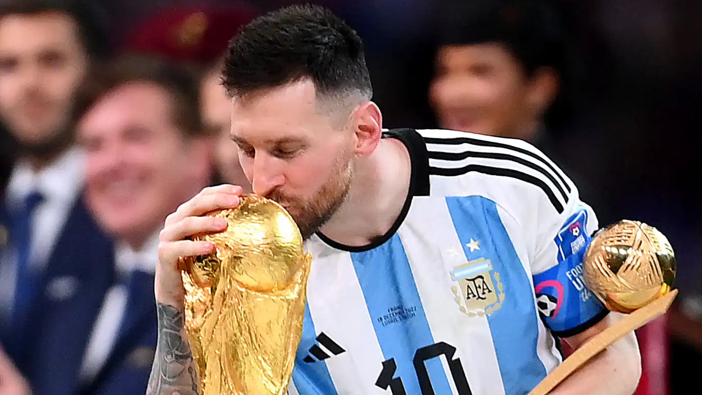 लियोनेल मेस्सी संग स्टेज शेयर करेंगे शाहरुख खान