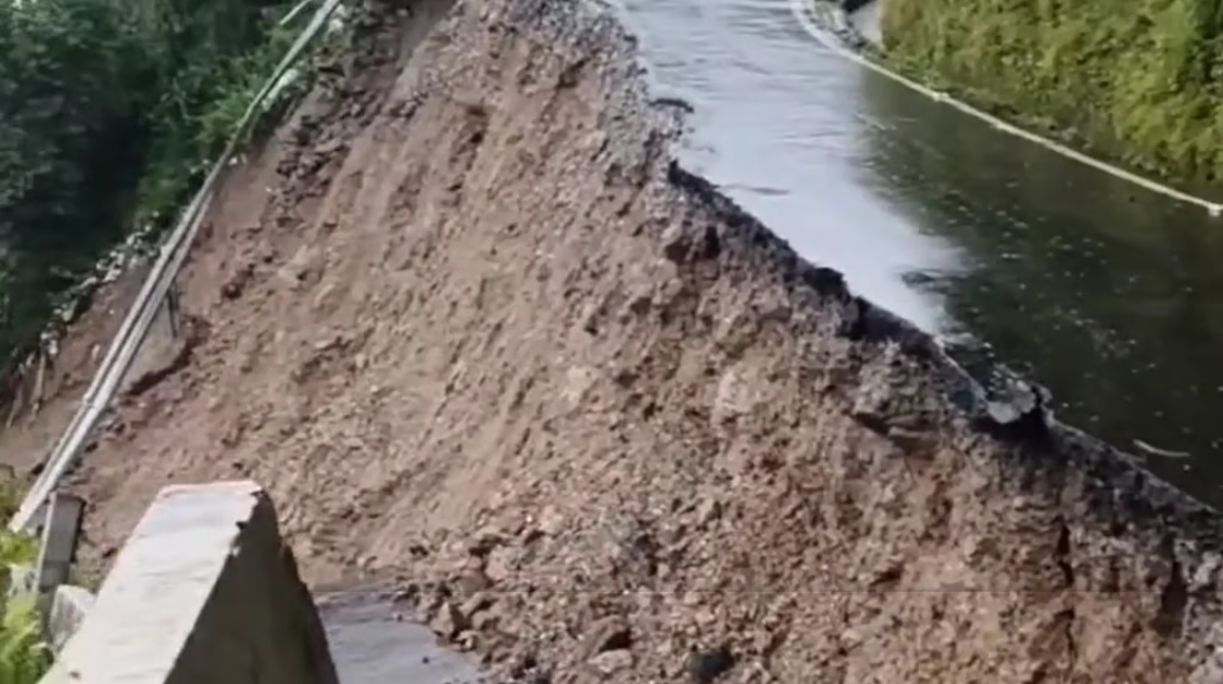 पहाड़ों पर फंसे पर्यटकों को किस रास्ते से वापस लौटाने की है योजना? जानिए यहां