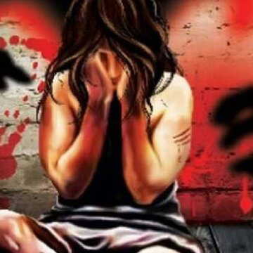 गाड़ियां बदल कर कई जगहों पर ले जाकर किया बलात्कार, वीडियो बनाकर ब्लैकमेल, 2 गिरफ्तार