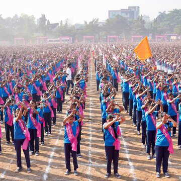 महाराष्ट्र में अंतरराष्ट्रीय महिला दिवस पर 9 हजार से अधिक महिलाओं ने लेजिम नृत्य कर बनाया विश्व रिकॉर्ड