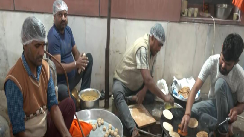 लिट्टी-चोखा से लेकर जलेबी तक: बिहार में मतगणना शुरू होते ही दिल्ली में भाजपा मुख्यालय में जीत के जश्न की तैयारी